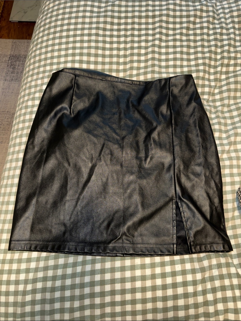 SHEIN Black Faux Leather Mini Skirt with Side Slit
